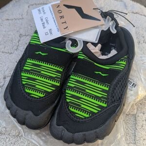Toddler Boys NWT Water Shoes Waterproof Size 12